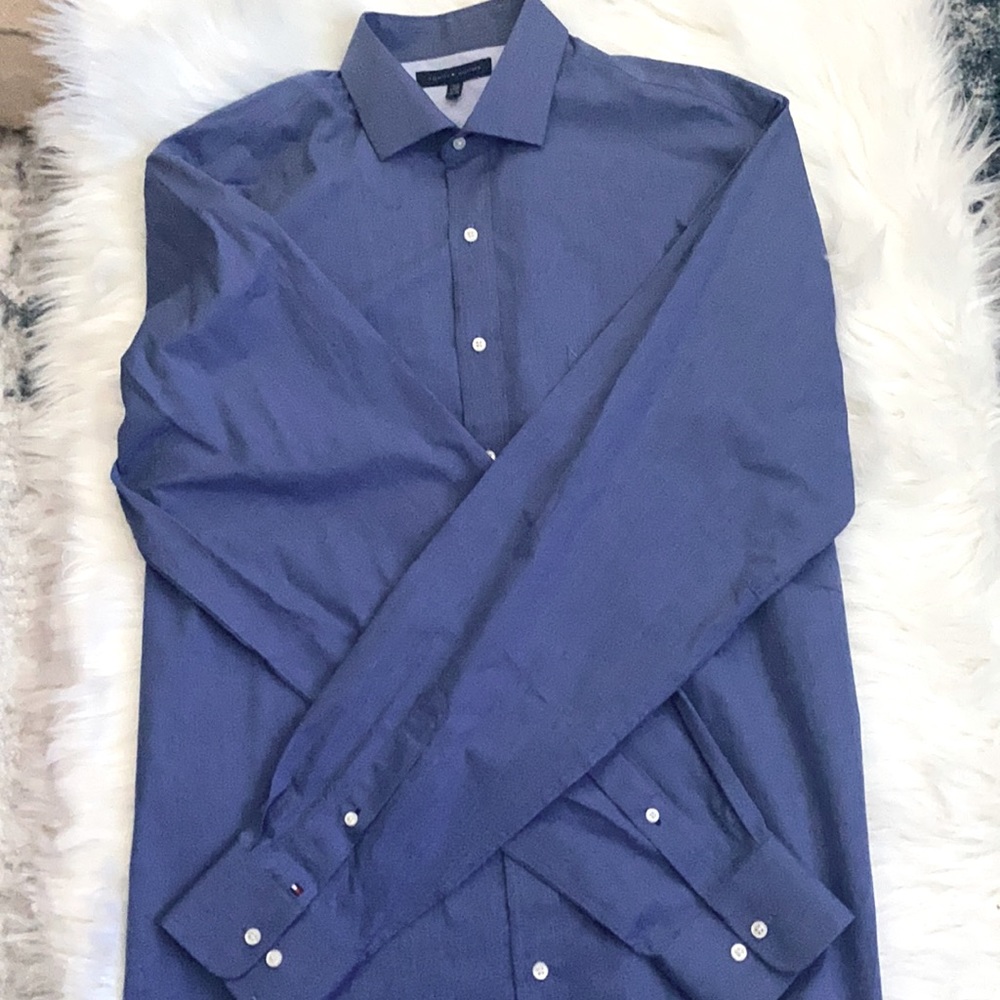 Tommy Hilfiger Men’s Chambray Button Down Long Sleeved Shirt